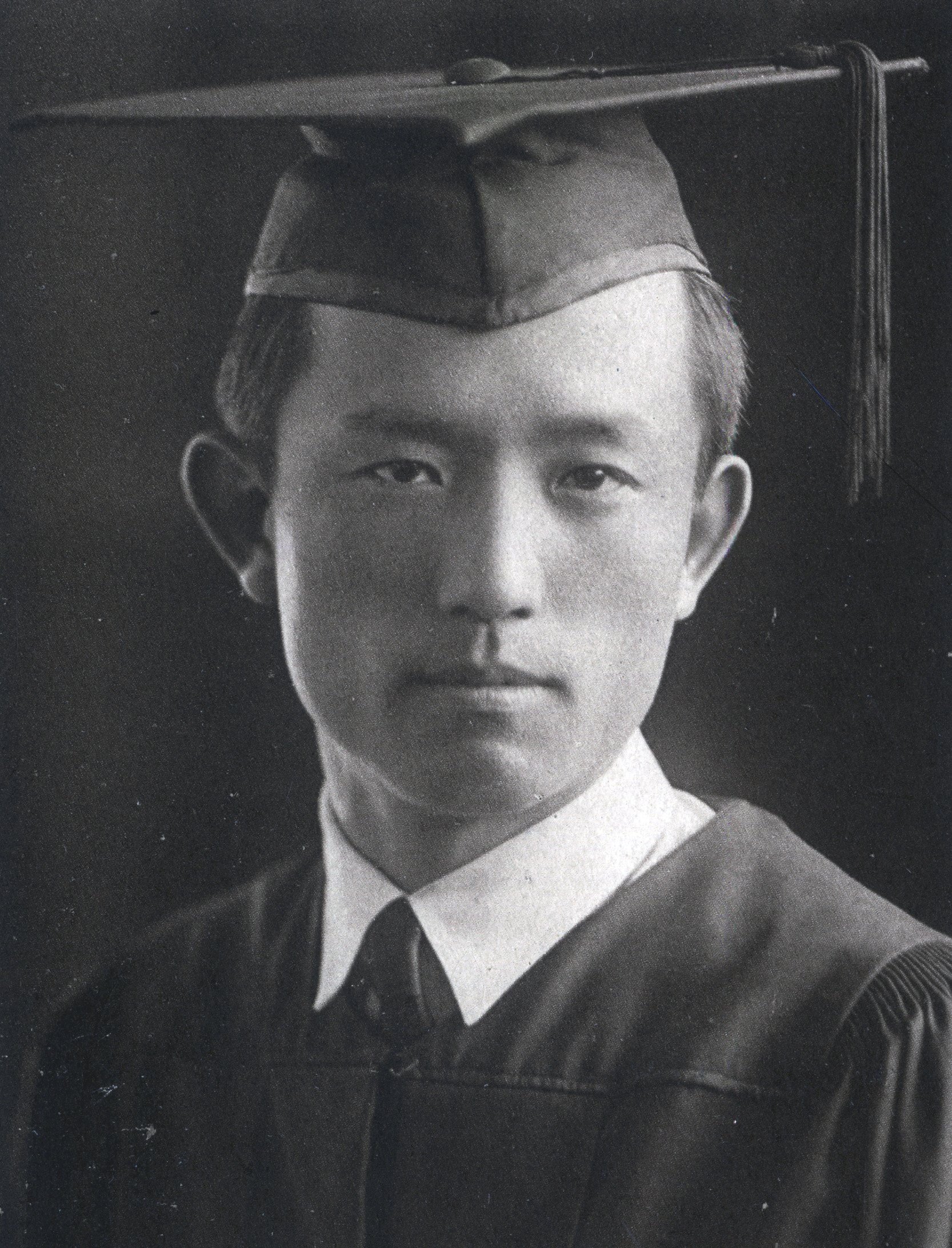 1941년 연희전문학교 문과 졸업사진 속 윤동주